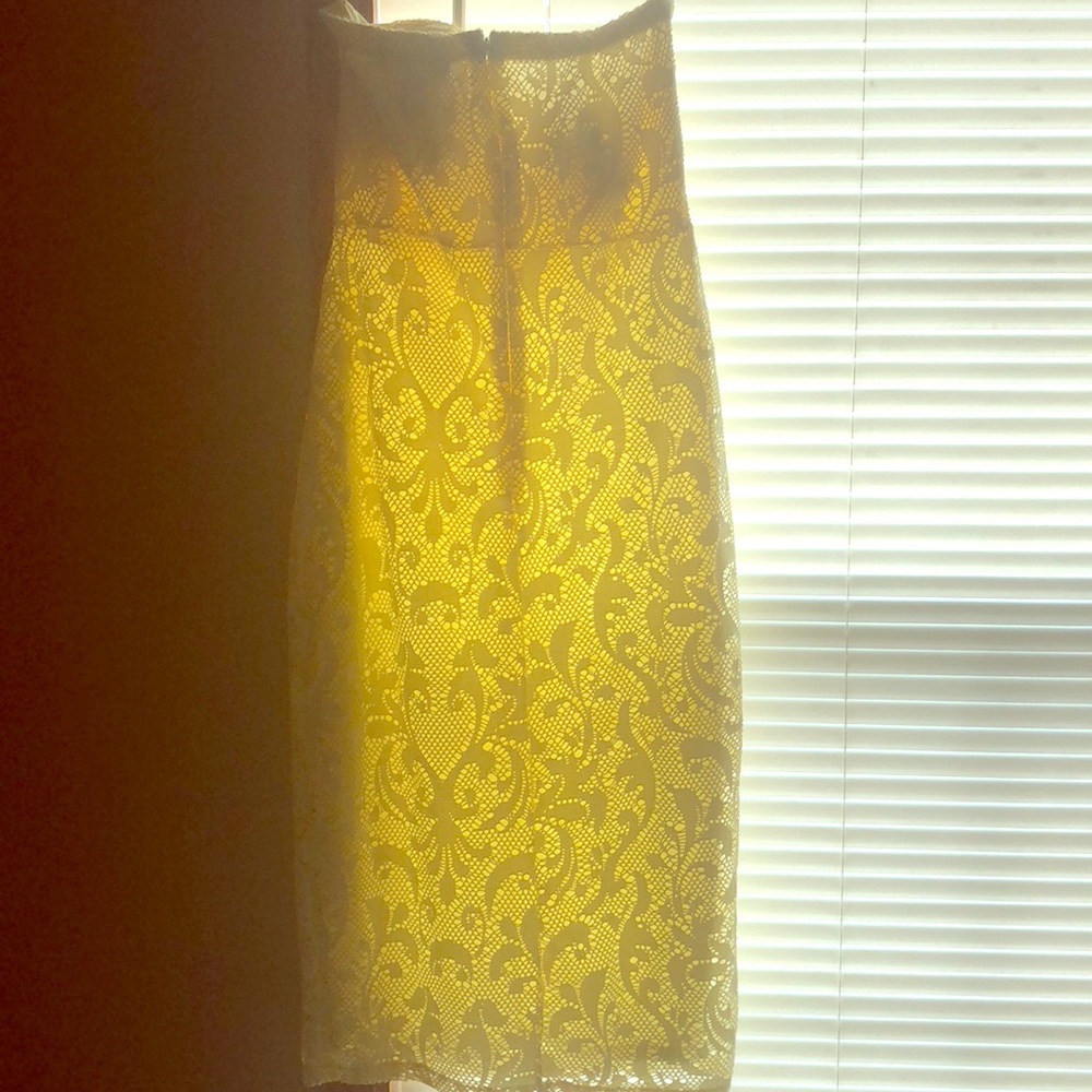 Floral light yellow Dress, Size Med.